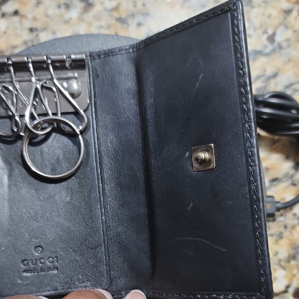 Black Gucci Patterned Key Holder with Silver Accent - Picture 5 of 8
